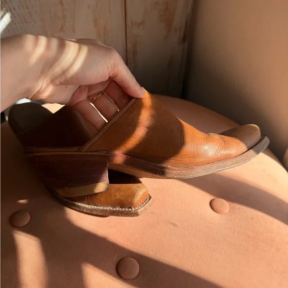 Cobra Rock Leather Mules for Women - Picture 10 of 10